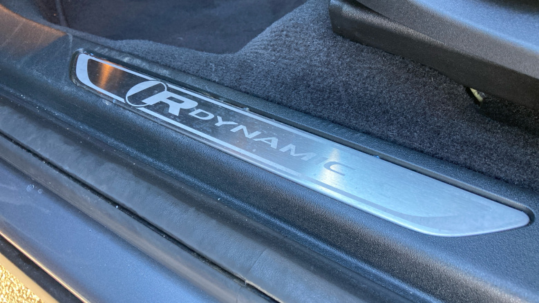 Jaguar E-Pace 1.5 P300e R-Dynamic SE 5dr Auto Estate